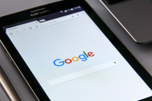 connectionsbyfinsa-google-search-tablet